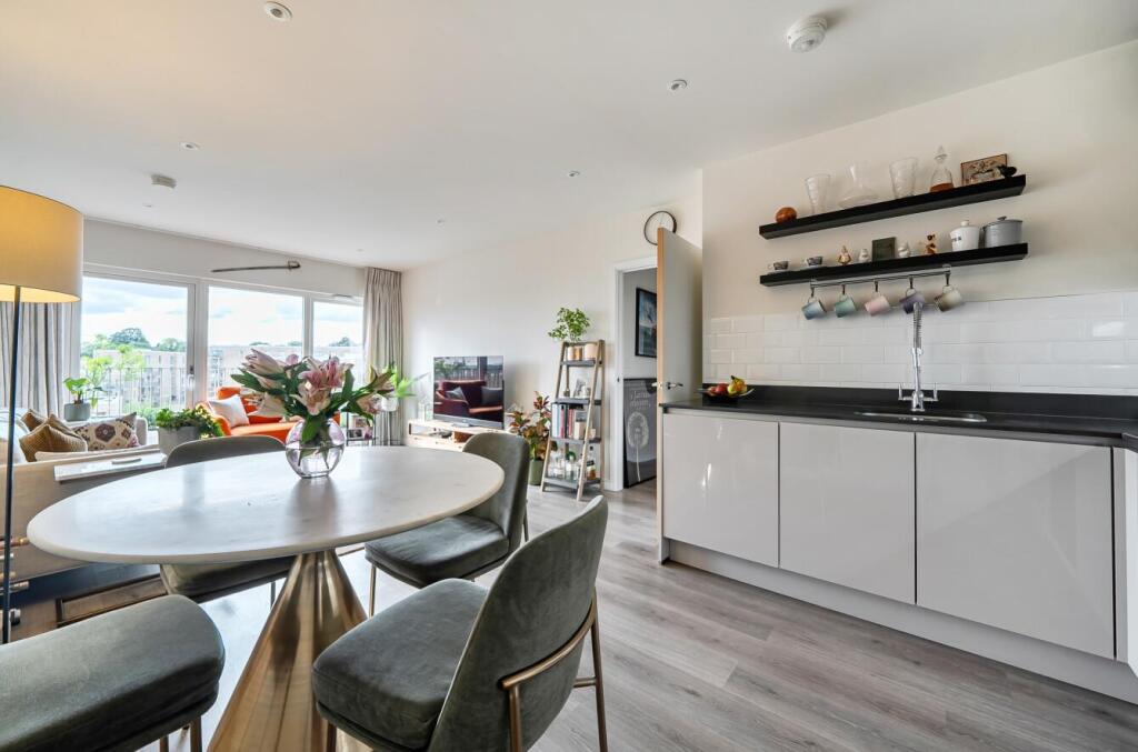 Apartment in London - View 3