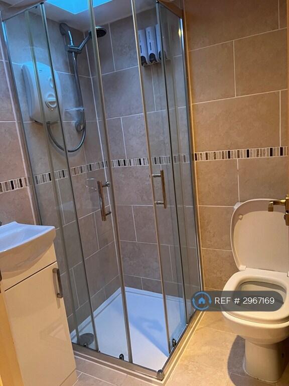 Apartment in Tonbridge and Malling, Kings Hill - More