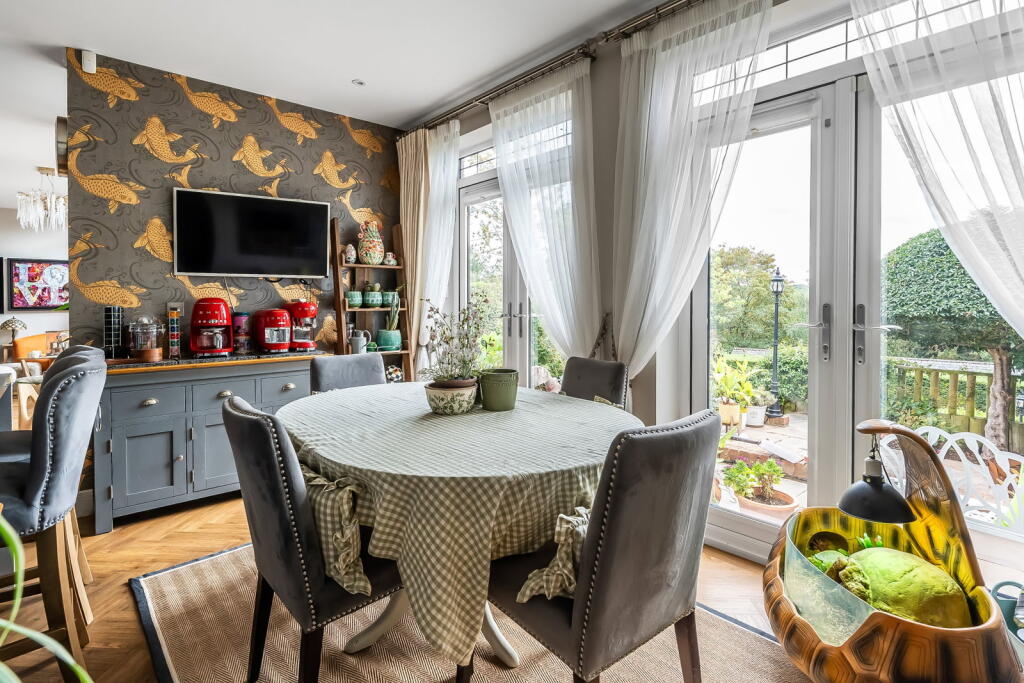 House in Redhill - More