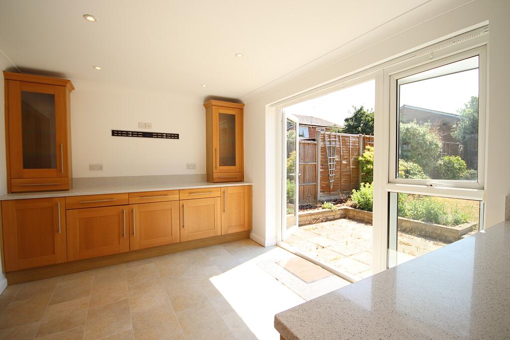 Furze Platt, Maidenhead - More