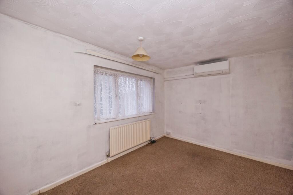 House in Portsmouth - More