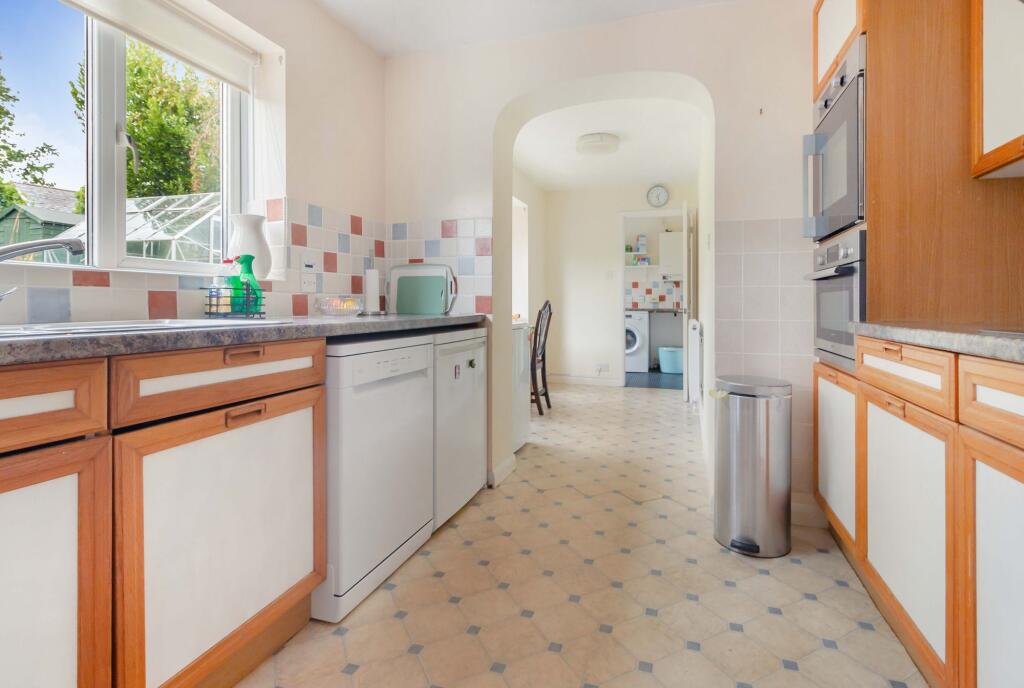 House in Uckfield - View 5