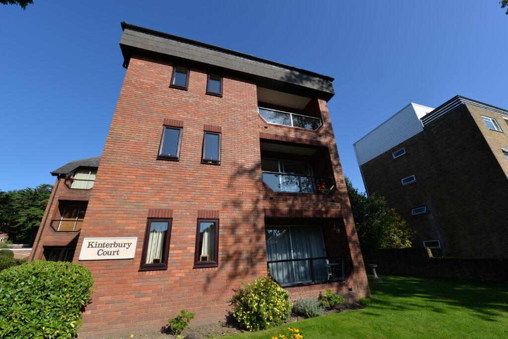 Main image of property: 27 Westwood Road, Southampton, SO17