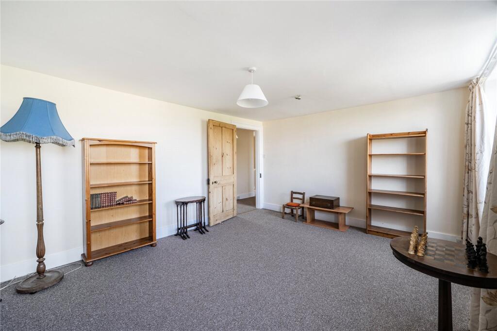 Apartment in Cheltenham, Warden Hill, Montpellier - View 3