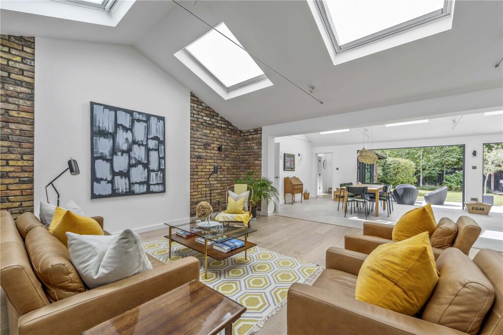 House in Twickenham - View 2