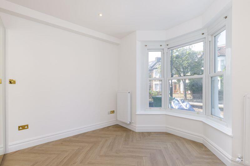 Apartment in London - More