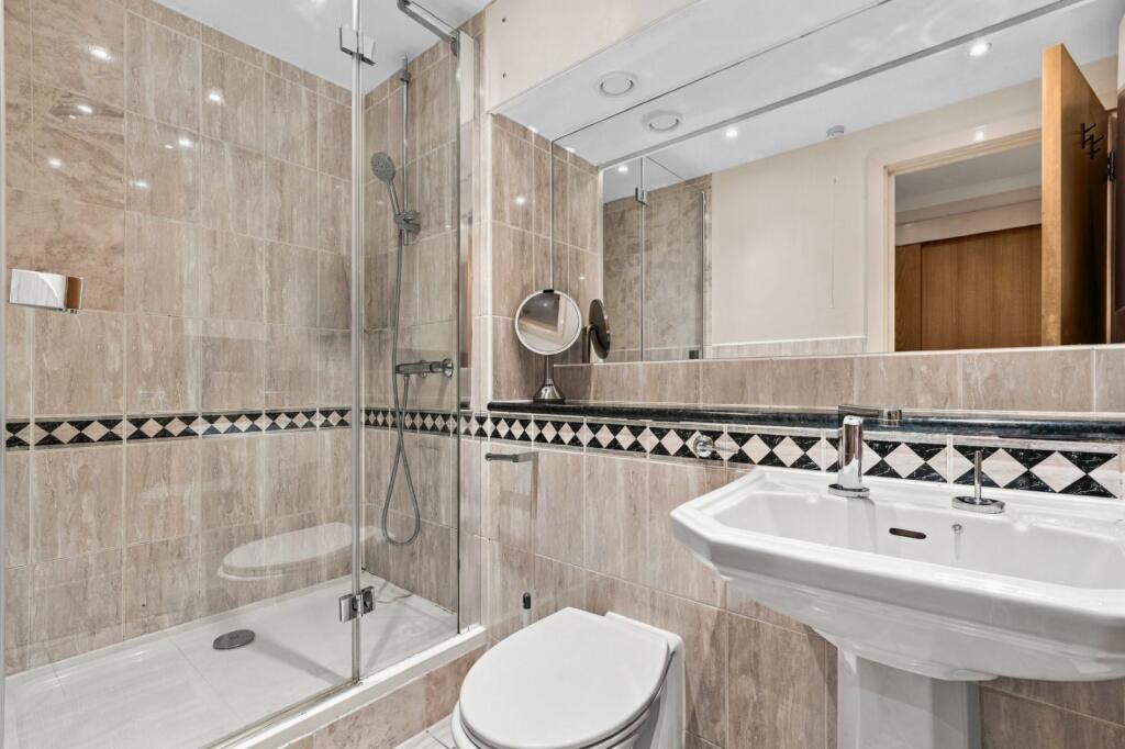 Apartment in London - View 5