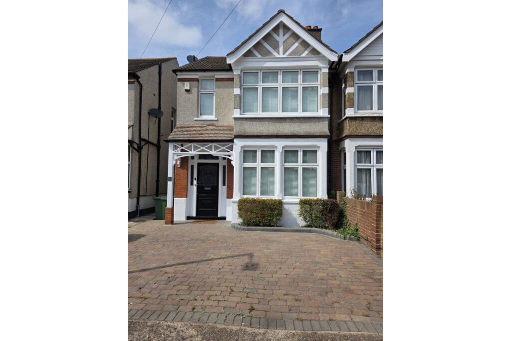 Main image of property: College Avenue, Grays, RM17