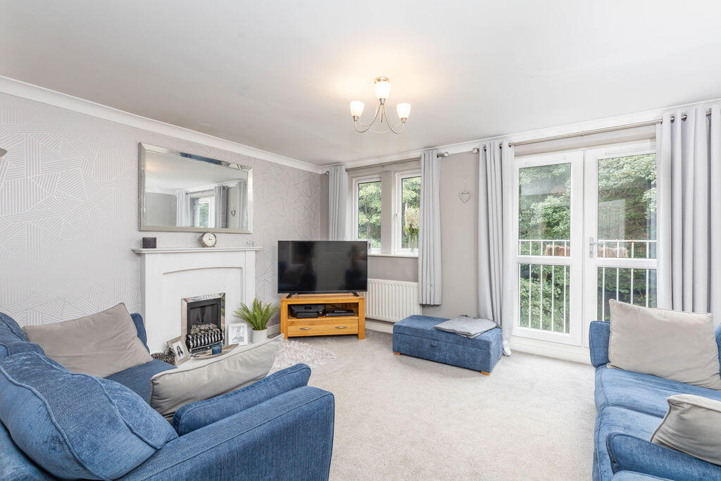 House in Calderdale, Ripponden - View 2