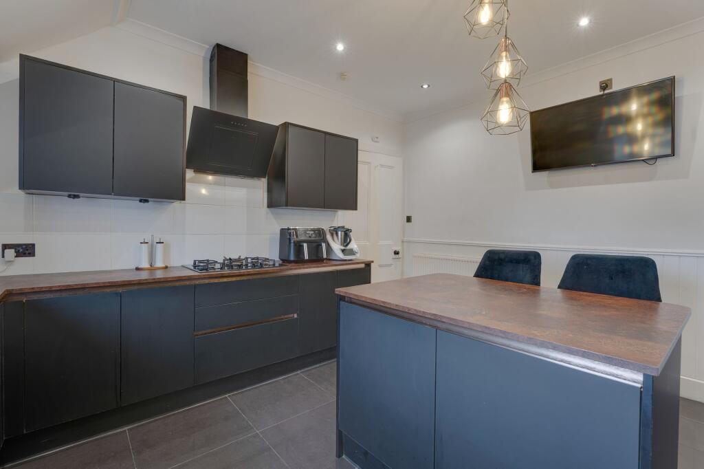 West Bridgend, Dumbarton, G82 - More