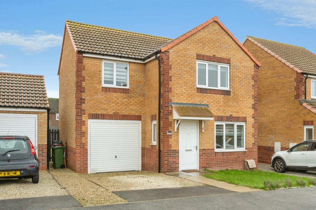 3-bed detached on Ceres Grove, Scunthorpe, £180,000