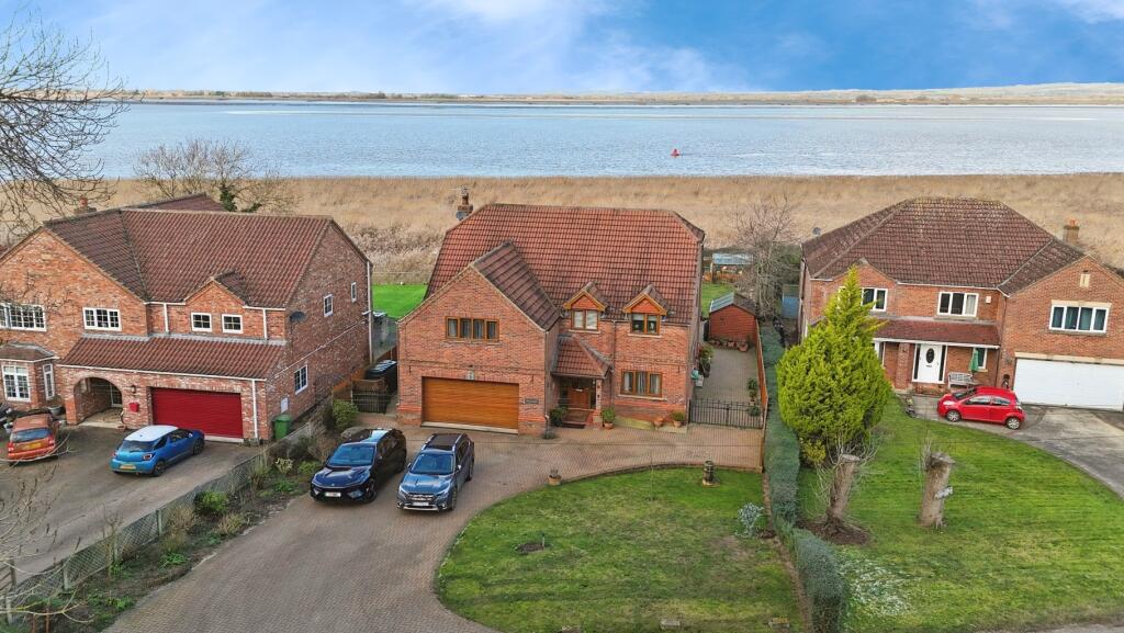 Main image of property: Reizende, Station Road, Whitton, Scunthorpe, Lincolnshire, DN15 9LR