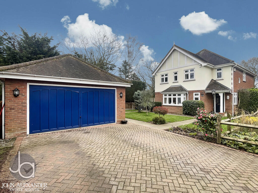 4 bedroom detached house for sale in Maldon Road, Tiptree, Colchester, CO5