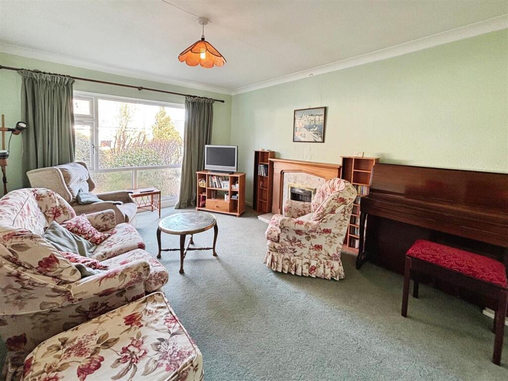 Additional image 5 of Fairway Walk, Bradford, BD7 4JW