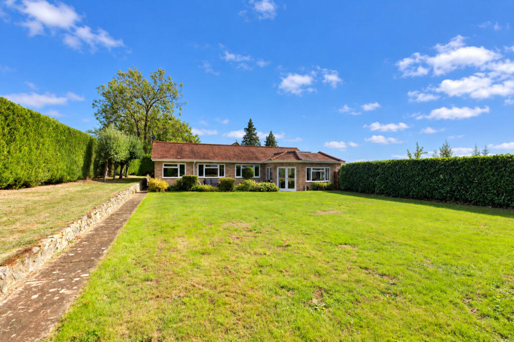 Main image of property: 11 Mapledrakes Close,, Ewhurst, GU6