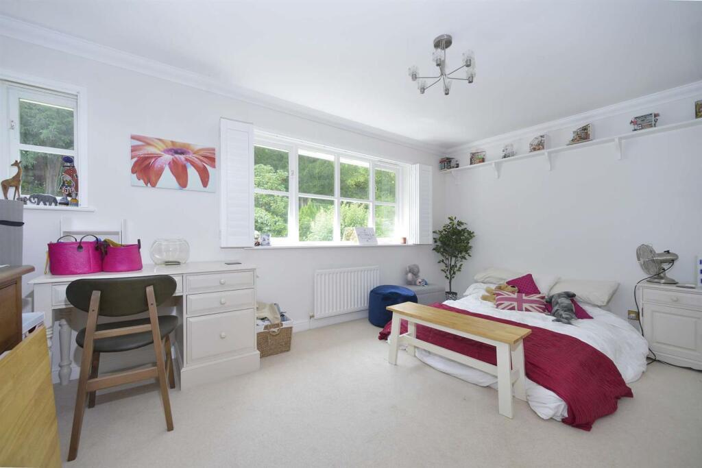 Woodrough Copse, Bramley, Guildford - Photo 15