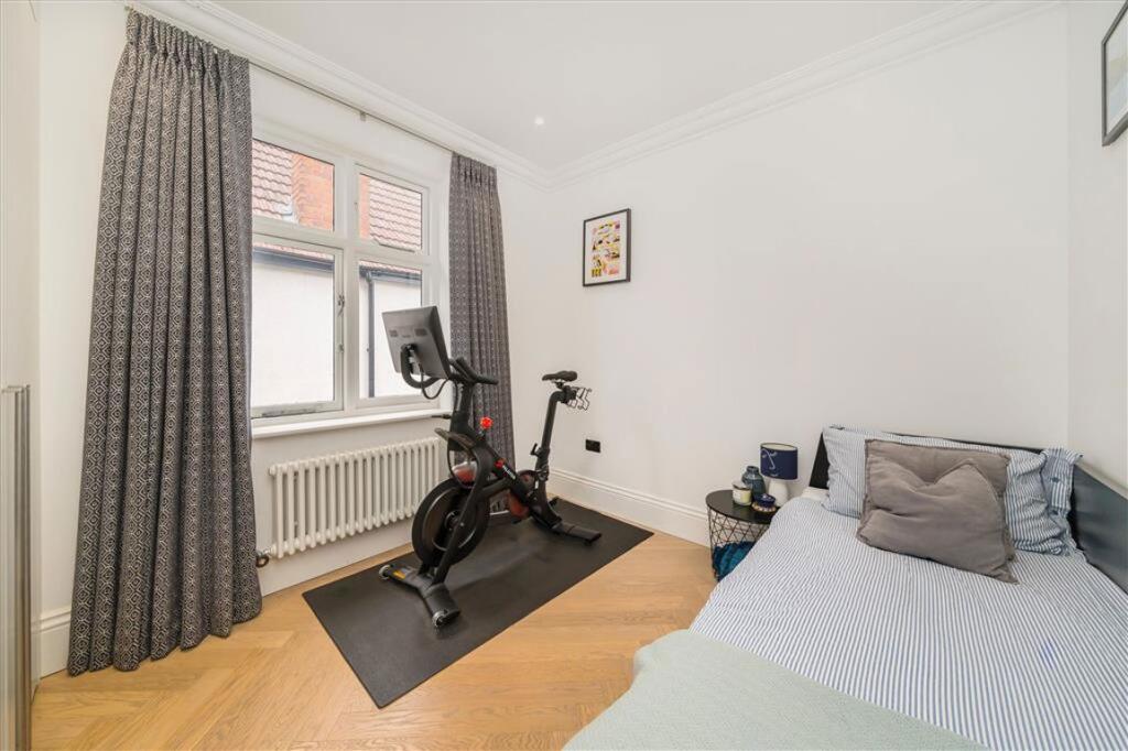 Apartment in London, Brondesbury Park, Mapesbury - View 5