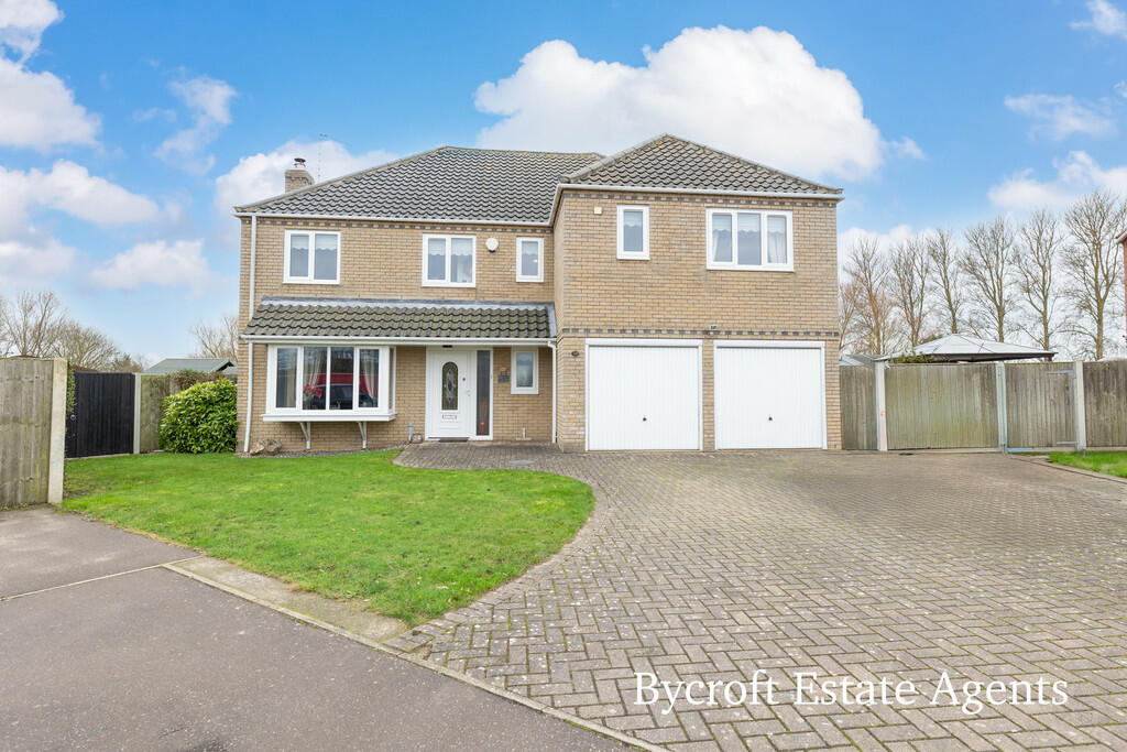 5-bed detached on 16, Martin de Rye Way, £480,000