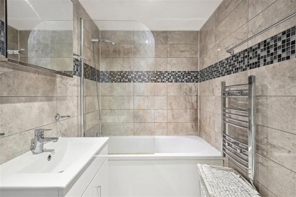 Apartment in London - View 5