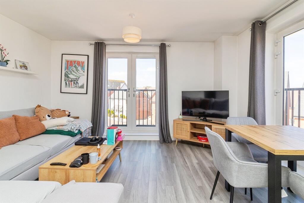 Apartment in Milton Keynes, Newton Leys, Bletchley and Fenny Stratford - More