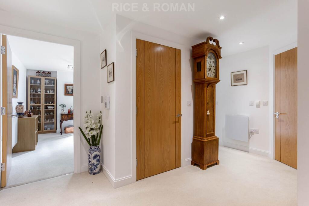 Birch Place, Crowthorne - More