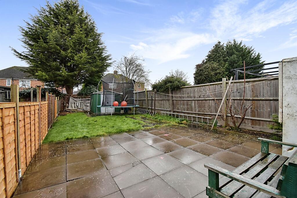 House in Oadby and Wigston, Leicestershire - View 4