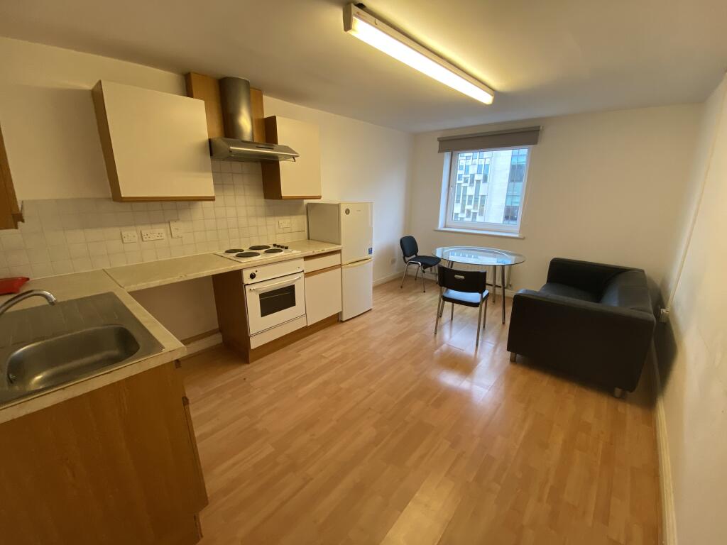 Main image of property: Flat 58, 205 Clarendon Road, Leeds, LS2 9DU