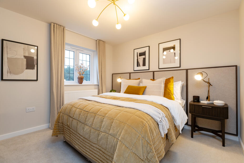 House in Birmingham, West Midlands - More