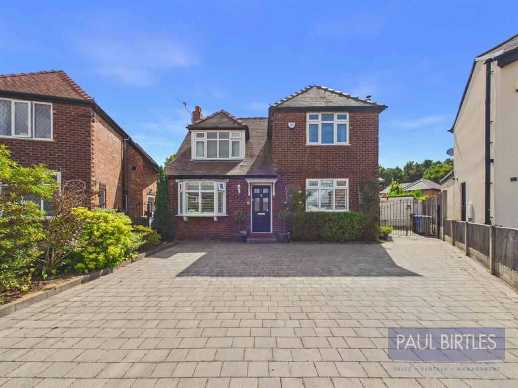 Main image of property: Teesdale Avenue, Davyhulme, Trafford, M41 8BY