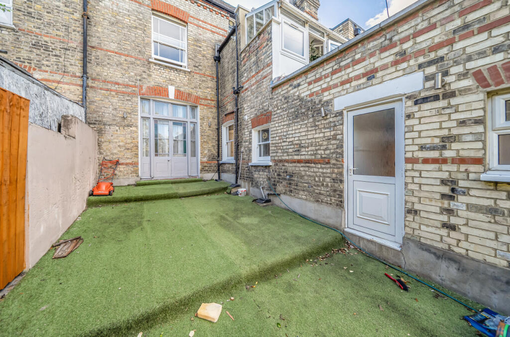Apartment in London - View 2