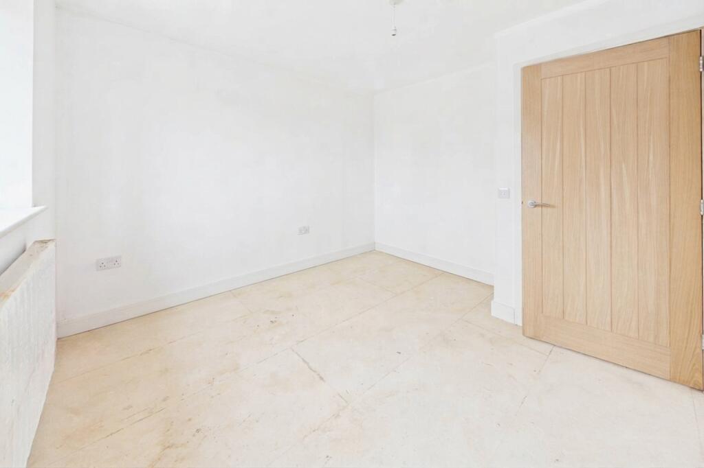 House in Oundle, North Northamptonshire - More
