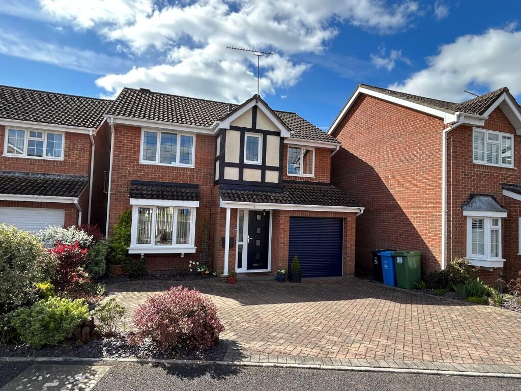 4-bed detached on Linnet Road, Creekmoor, Poole, Dorset, BH17, £435,000