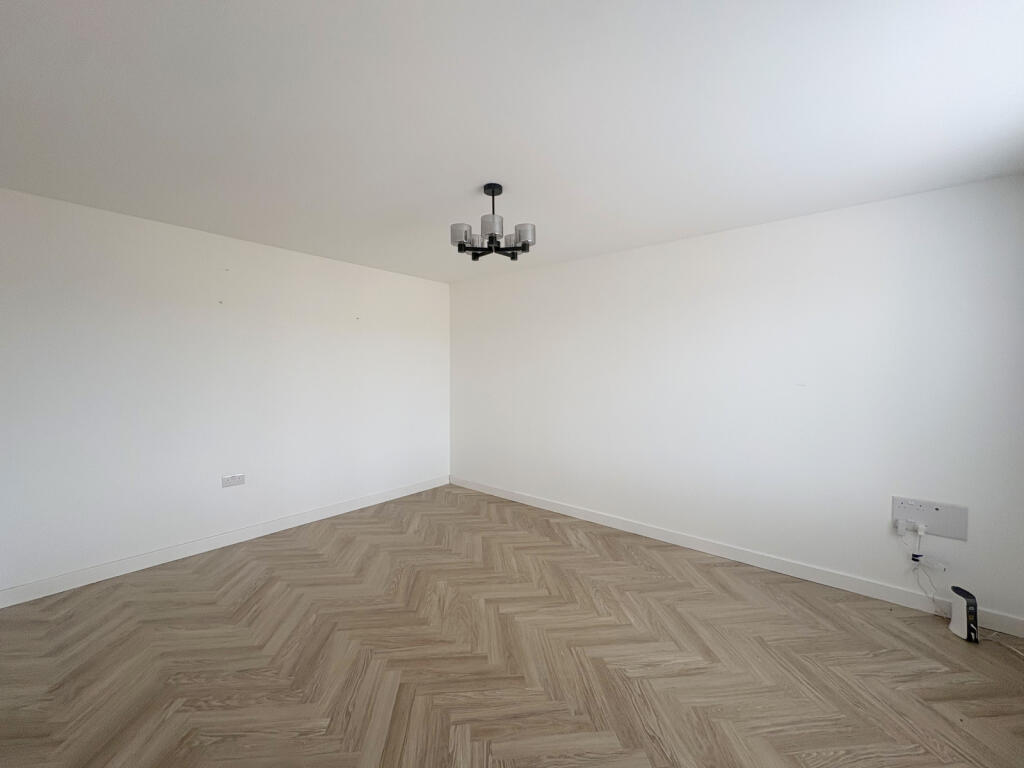 House in Gloucester - View 2