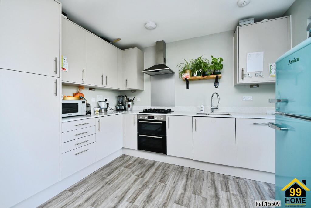 House in Lewes, Newhaven - More