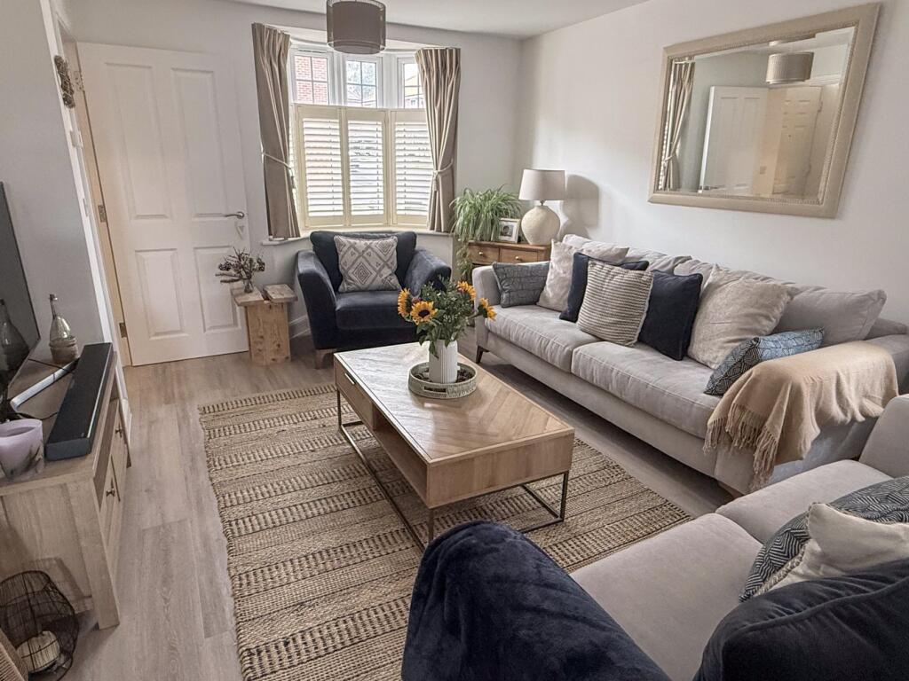 Garrison Meadows, Donnington, Newbury, RG14 photo 2
