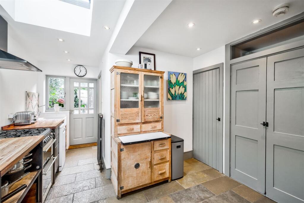 House in London, Leytonstone - More