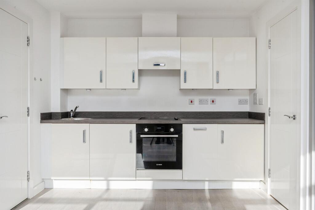 Newsom Place, Hatfield Road, St. Albans – pohled 4