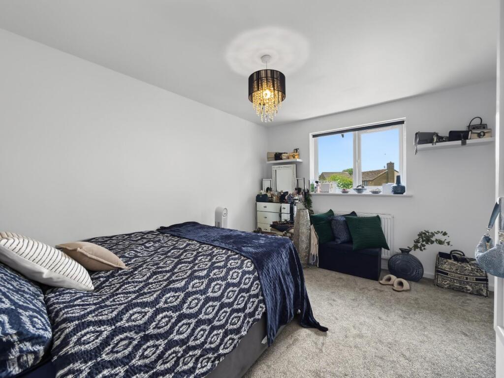 House in Northampton, Duston - More