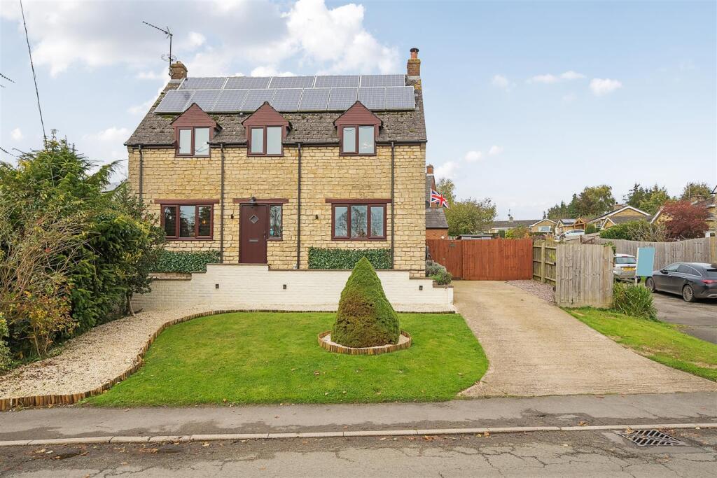 4-bed house on Wappenham Road, Helmdon, Brackley, £535,000