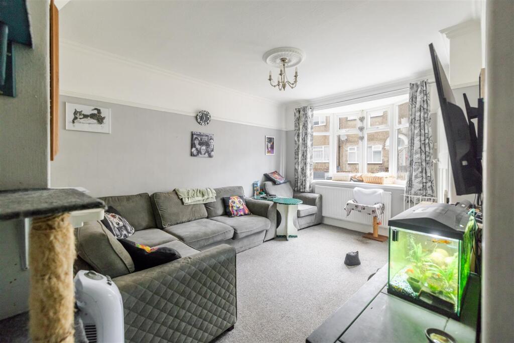 House in Grimsby, Littlefield - View 4