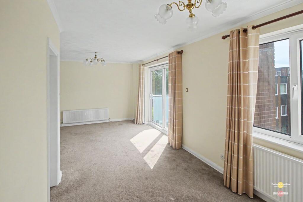 Apartment in Leeds, Park Villas, Roundhay - View 5