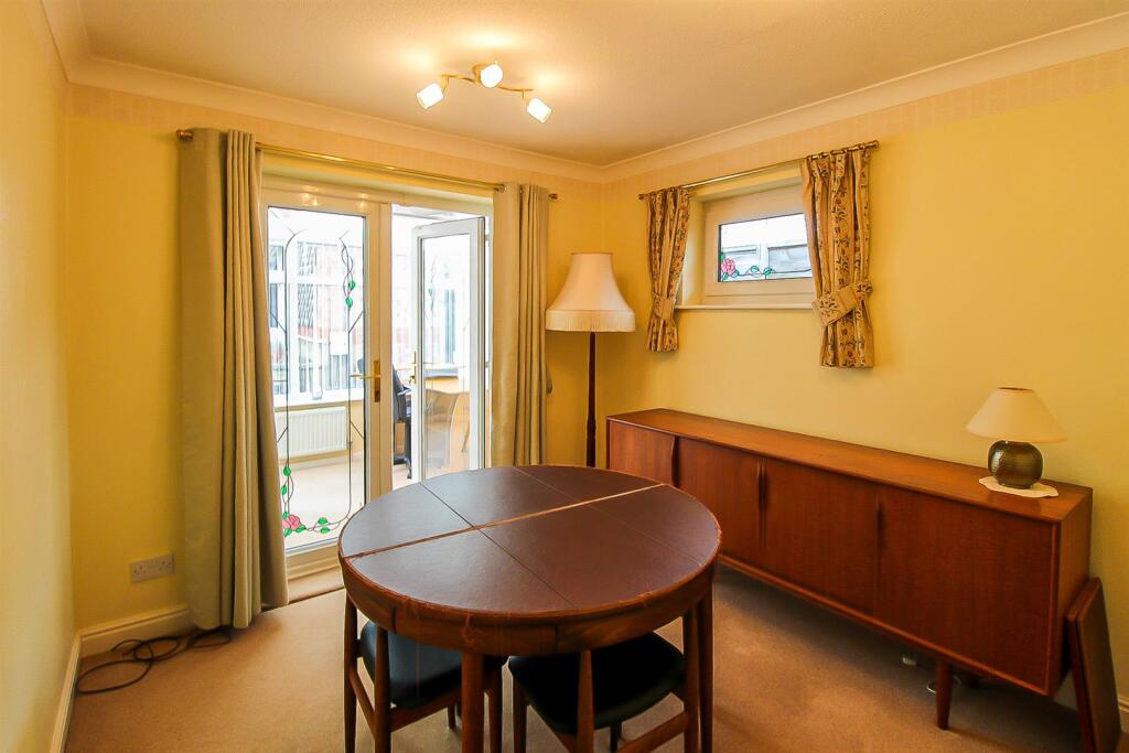 House in Wakefield, West Yorkshire - More