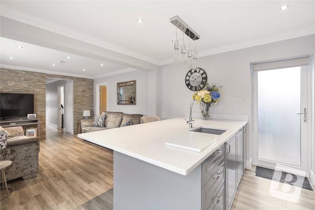 House in Epping Forest, Pedlars End, Moreton - View 4