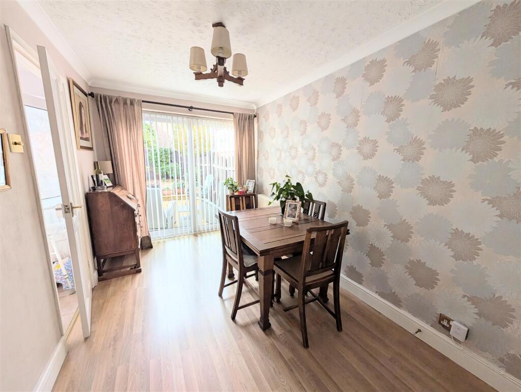 Winster Crescent, Melton Mowbray photo 4