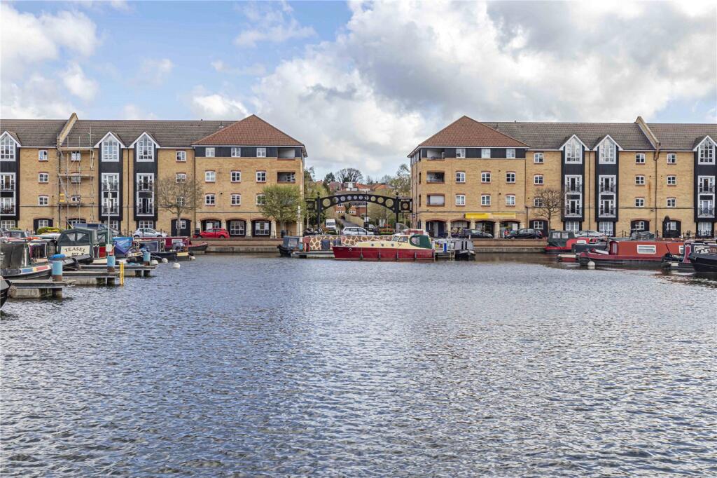 Main image of property: Stephenson Wharf, Apsley Lock, Hemel Hempstead, Hertfordshire, HP3