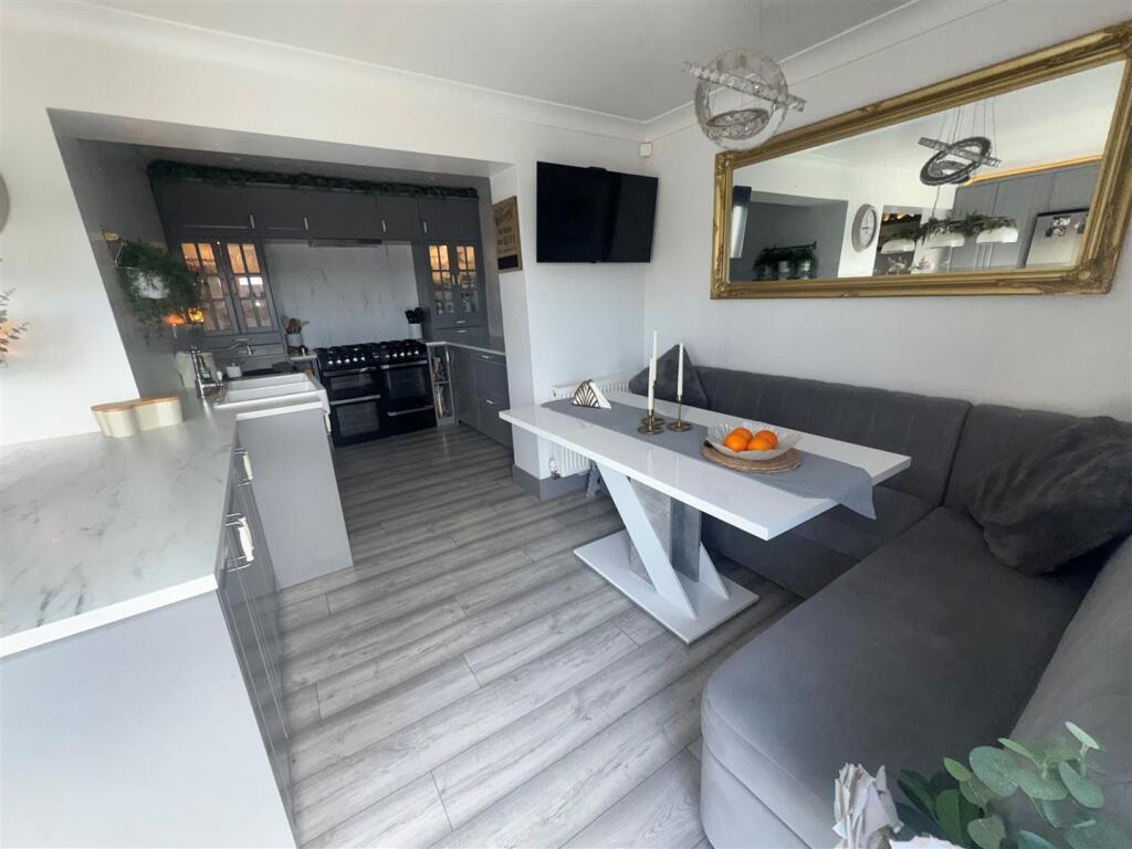 House in Southend-on-Sea - View 5