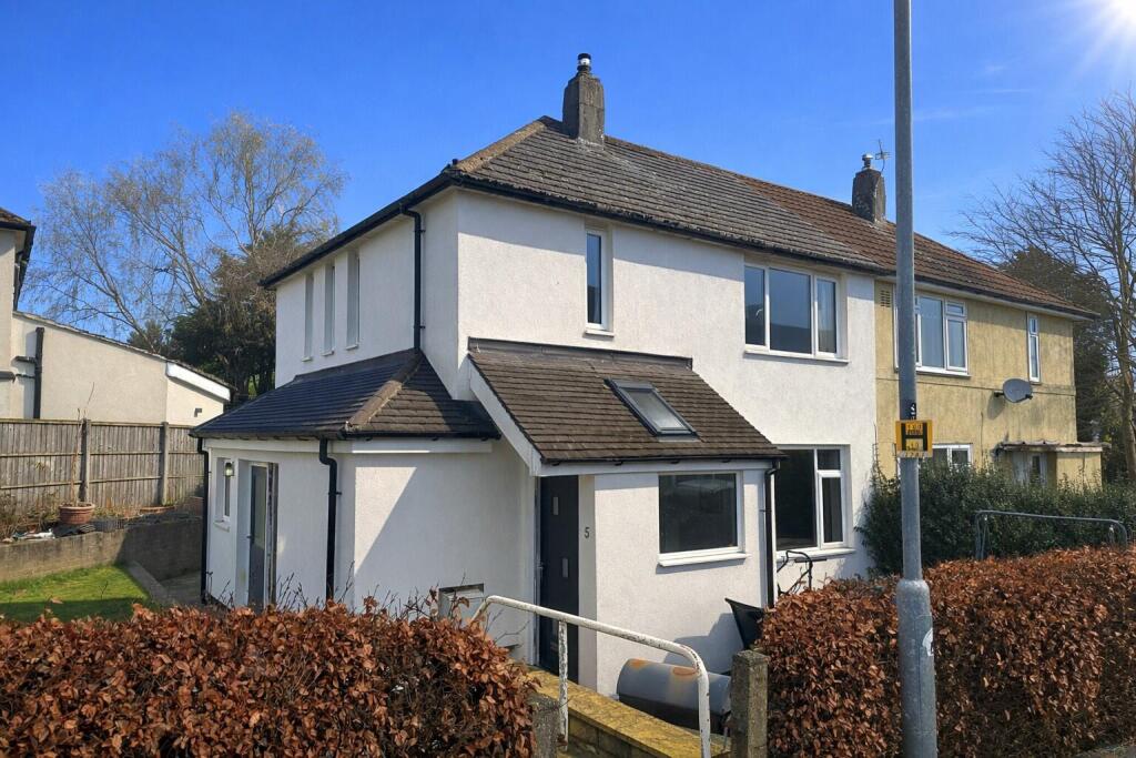 Main image of property: Raynel Approach, Leeds