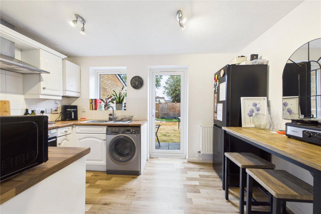 House in Spencers Wood, Shinfield - More