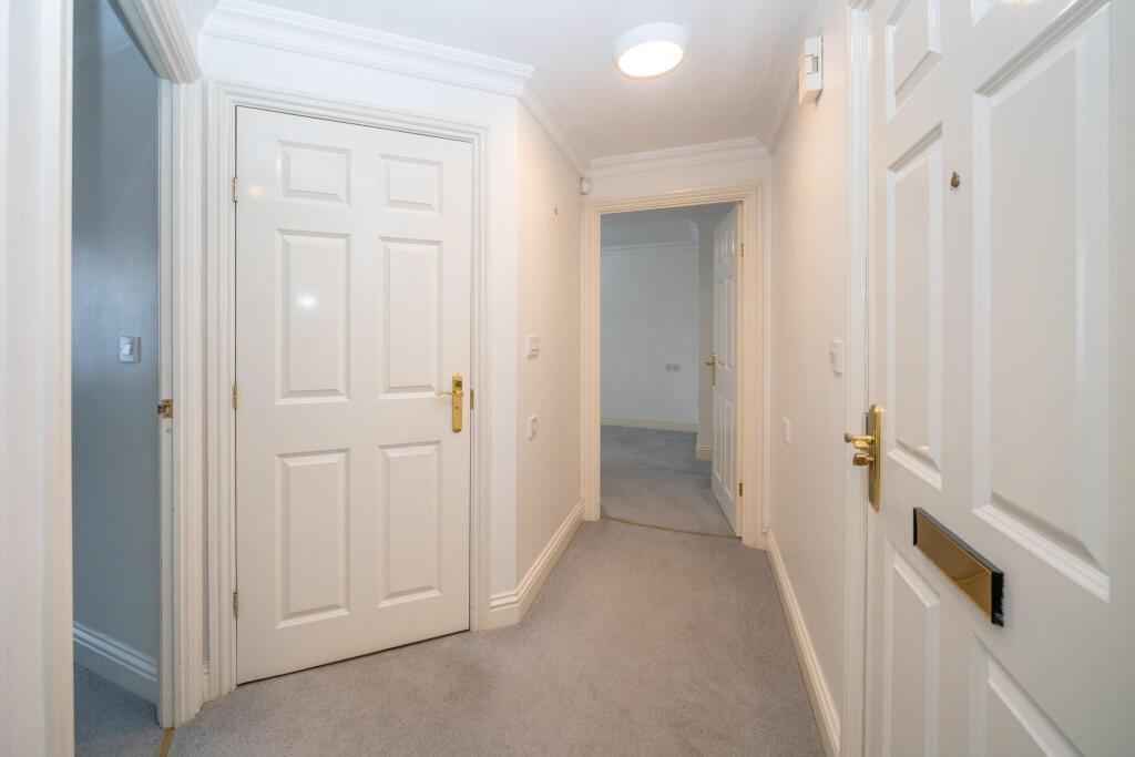 Apartment in Hemel Hempstead - View 4
