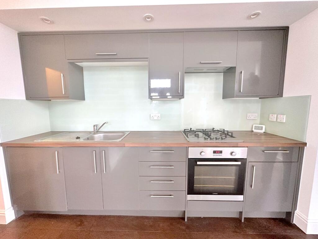 Apartment in Tonbridge - View 2